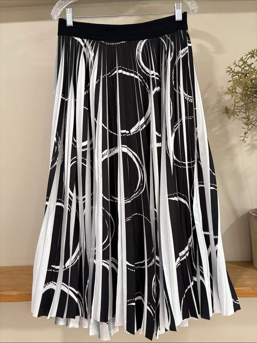 Chico’s Black Label Bubbles Pleated Midi Skirt, Size M - Picture 2 of 12
